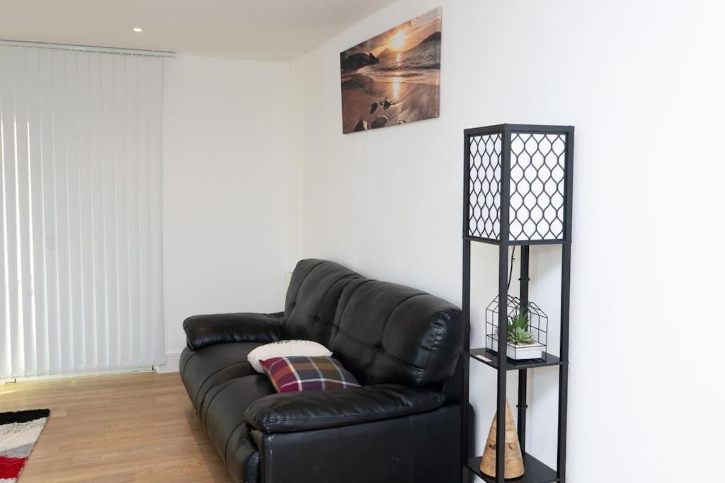 1 Bed Luxury Comfortable Apt London Exterior photo